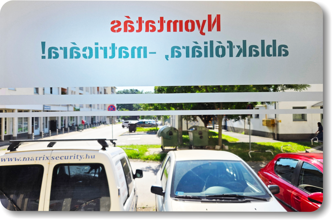 Homokfújt ablakmatrica 2